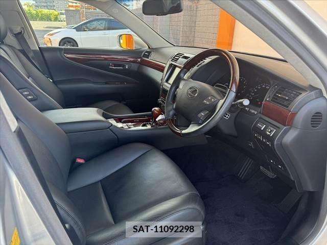 Lexus LS 2007-09 391884-15