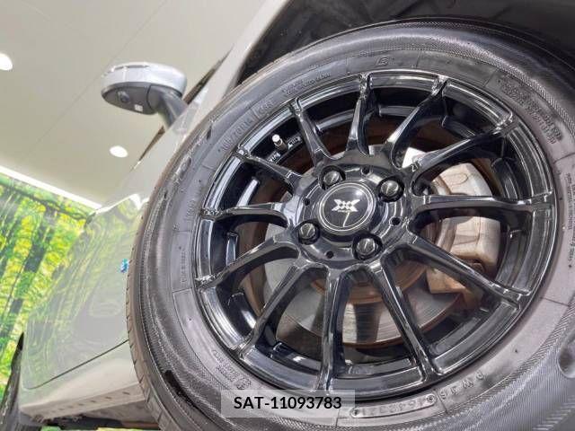 Nissan NOTE 2017-06 305379-13
