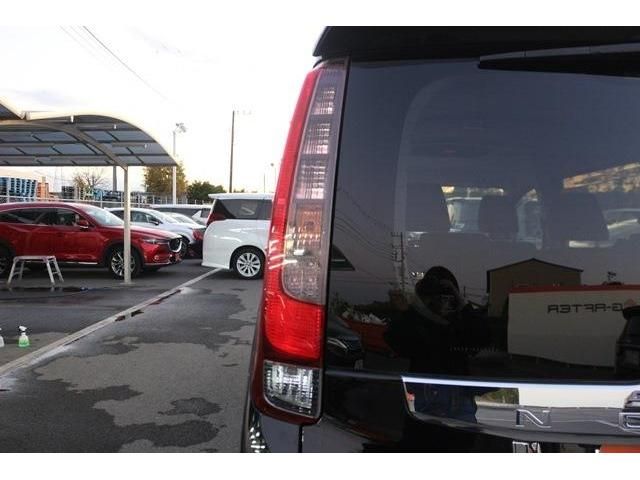 Toyota NOAH HYBRID 2014-10 186115-5