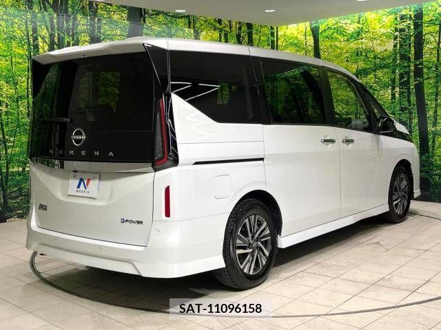 Nissan SERENA 2023-10 337512-18