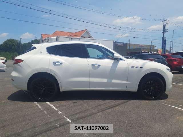 Maserati LEVANTE 2017-10 348080-6