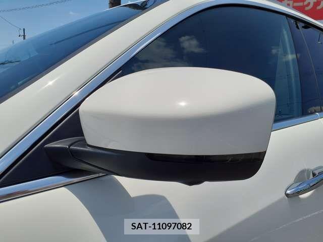 Maserati LEVANTE 2017-10 348080-13
