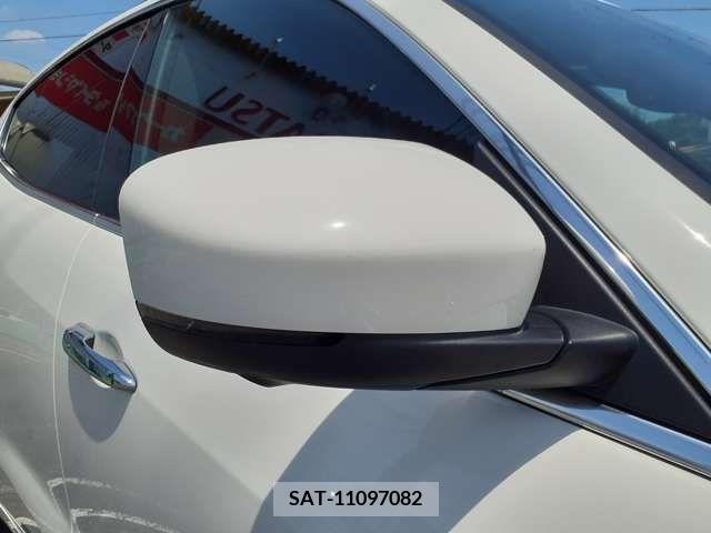 Maserati LEVANTE 2017-10 348080-12