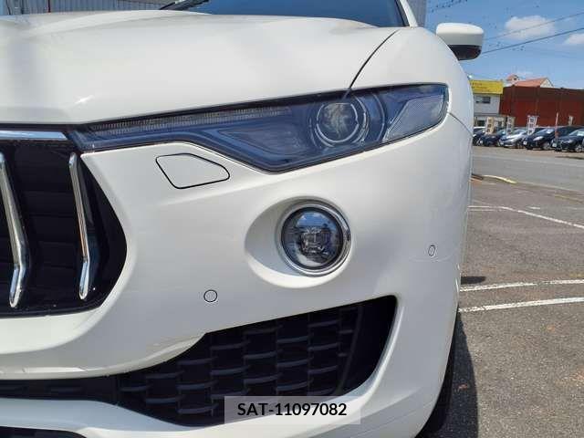 Maserati LEVANTE 2017-10 348080-11