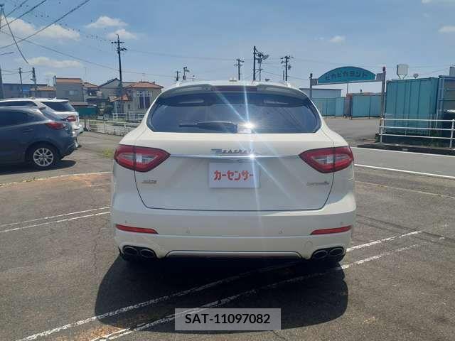 Maserati LEVANTE 2017-10 348080-9