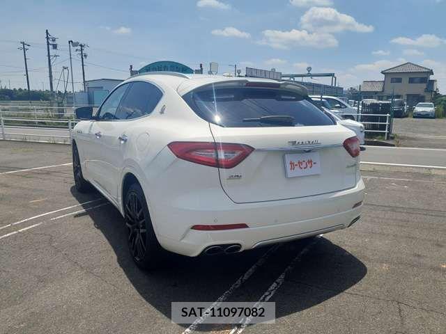 Maserati LEVANTE 2017-10 348080-8