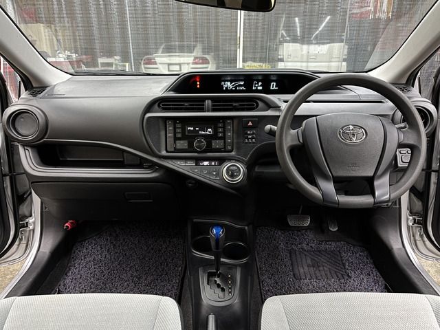 Toyota AQUA 2016-10 192142-8