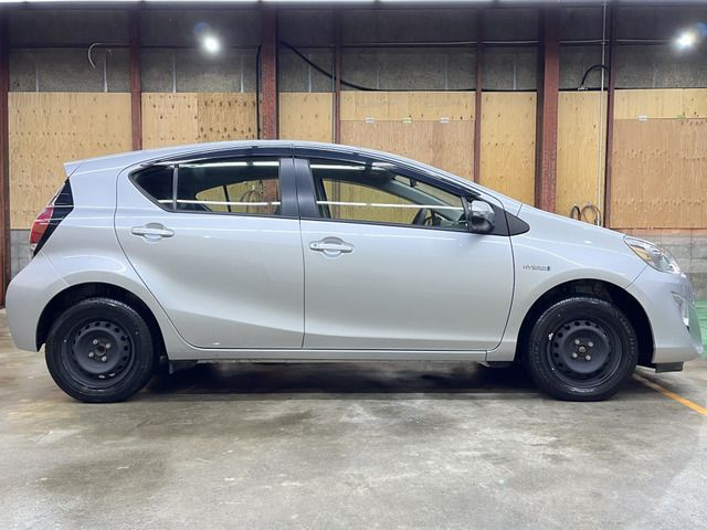 Toyota AQUA 2016-10 192142-7