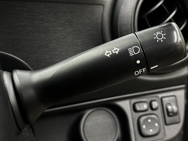 Toyota AQUA 2016-10 192142-12