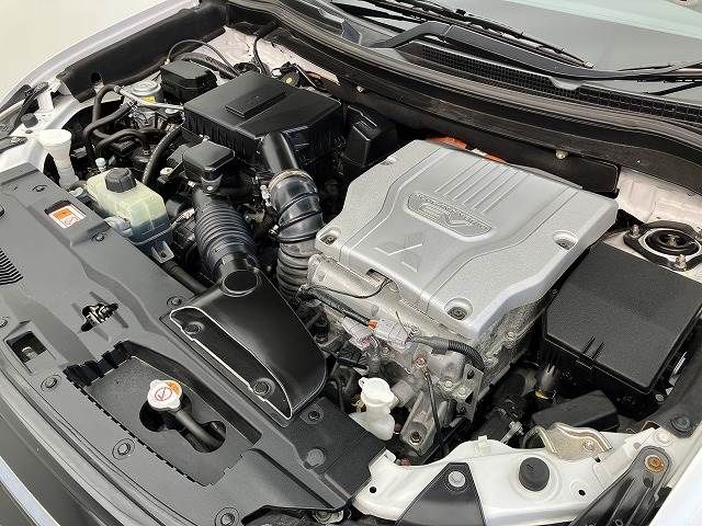 Mitsubishi OUTLANDER PHEV 2016-11 184538-15