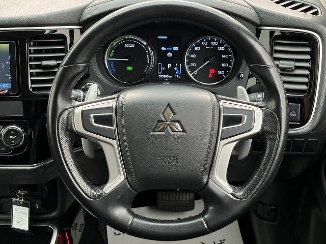 Mitsubishi OUTLANDER PHEV 2016-11 184538-14