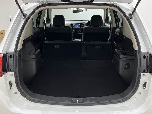 Mitsubishi OUTLANDER PHEV 2016-11 184538-19