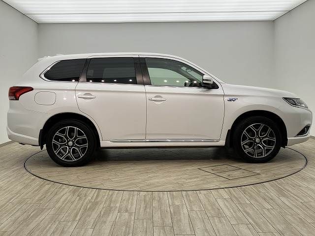 Mitsubishi OUTLANDER PHEV 2016-11 184538-18