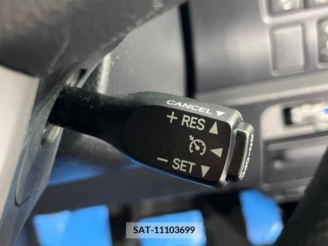 Toyota VOXY 2019-05 321646-7