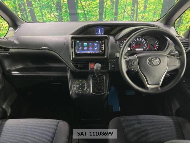Toyota VOXY 2019-05 321646-1