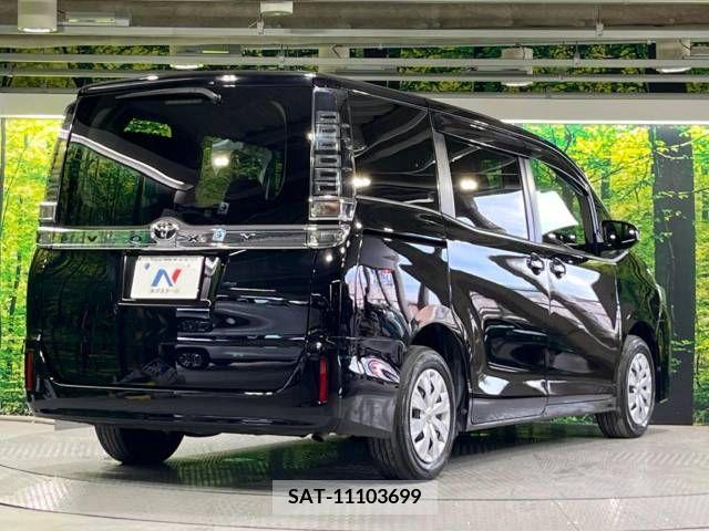 Toyota VOXY 2019-05 321646-18