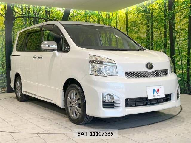 Toyota VOXY 2013-08 321351-17