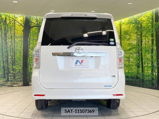 Toyota VOXY 2013-08 321351-16