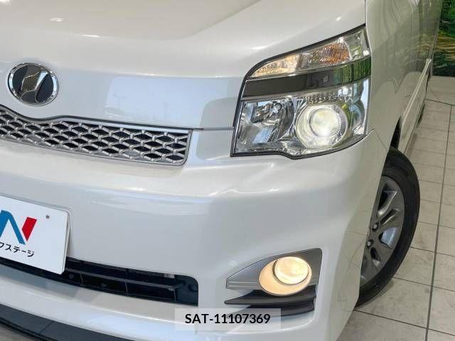 Toyota VOXY 2013-08 321351-13