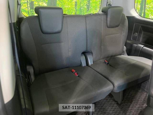 Toyota VOXY 2013-08 321351-10