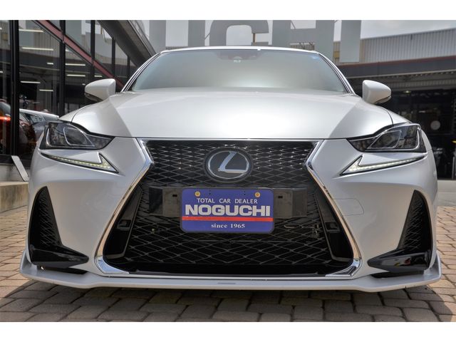 Lexus IS 2019-08 2022-1
