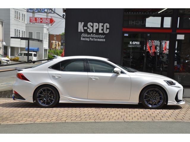 Lexus IS 2019-08 2022-3