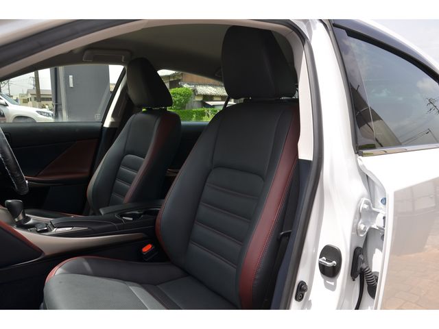 Lexus IS 2019-08 2022-14
