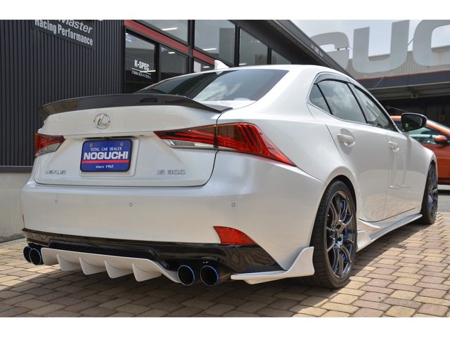 Lexus IS 2019-08 2022-4