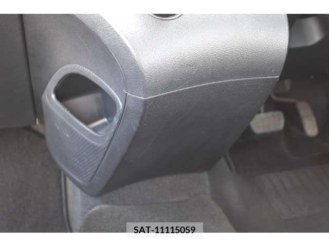Toyota SIENTA 2015-11 372304-9