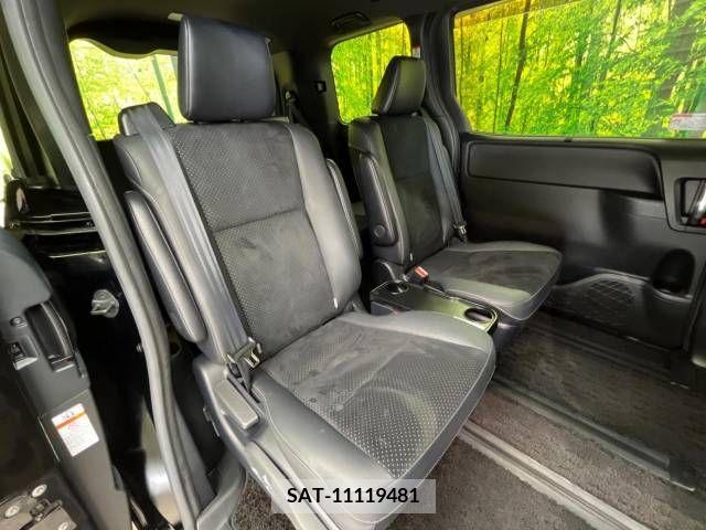Toyota VOXY 2021-06 343453-9