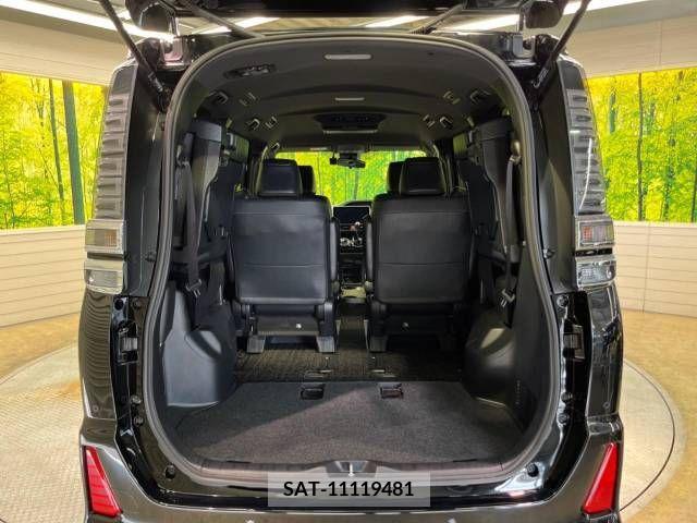 Toyota VOXY 2021-06 343453-11