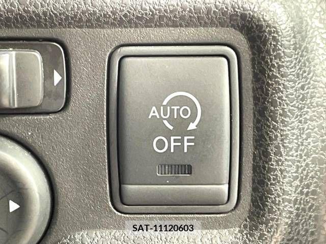Nissan NOTE 2013-06 302314-7