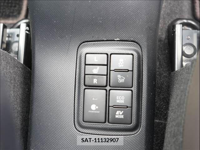 Toyota AQUA 2019-04 356097-11