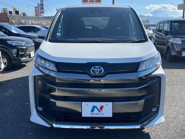 Toyota NOAH 2023-06 196016-15