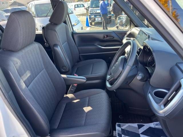 Toyota NOAH 2023-06 196016-8