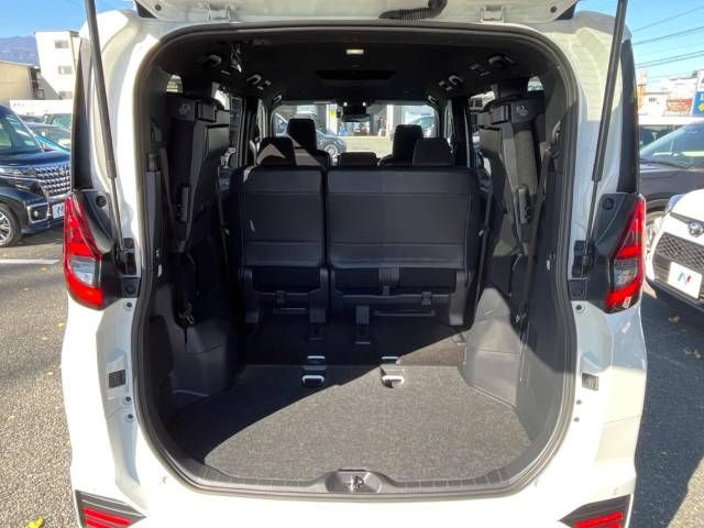 Toyota NOAH 2023-06 196016-11