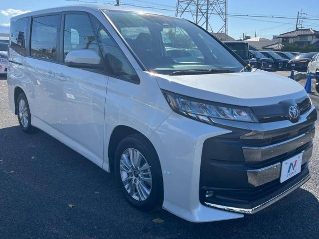 Toyota NOAH 2023-06 196016-17