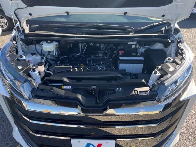Toyota NOAH 2023-06 196016-19