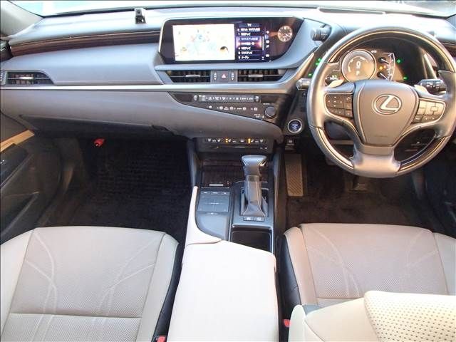 Lexus ES 2019-03 195061-1