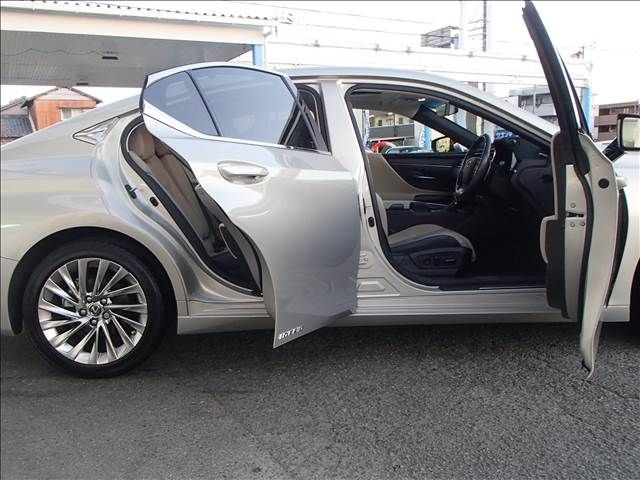 Lexus ES 2019-03 195061-4