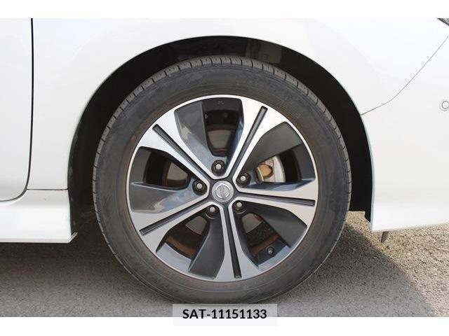 Nissan LEAF 2019-01 212232-11