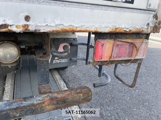 Mazda TITAN DASH 2005-02 369618-28