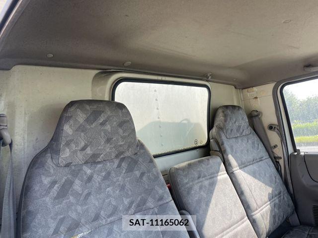 Mazda TITAN DASH 2005-02 369618-19