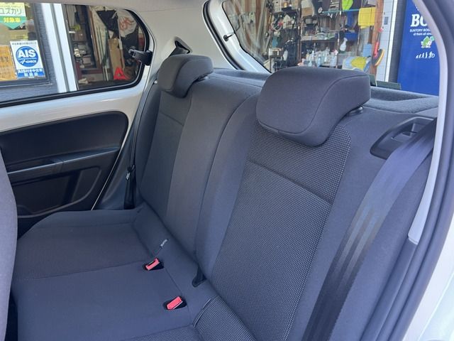 VolksWagen UP! 2015-03 7680-21