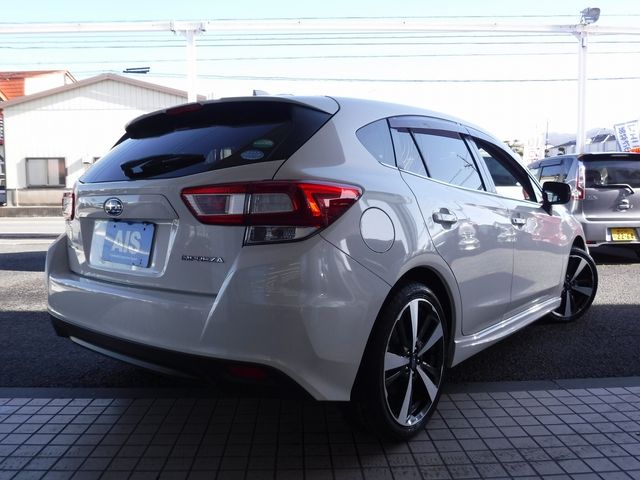 Subaru IMPREZA 2017-01 28239-2