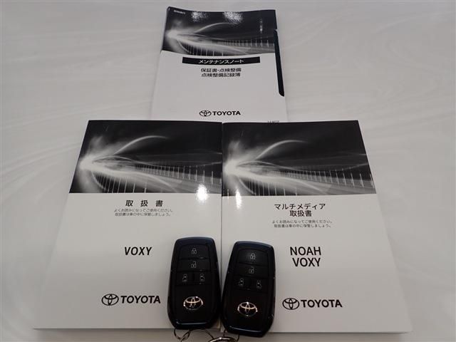 Toyota VOXY 2022-04 17504-2