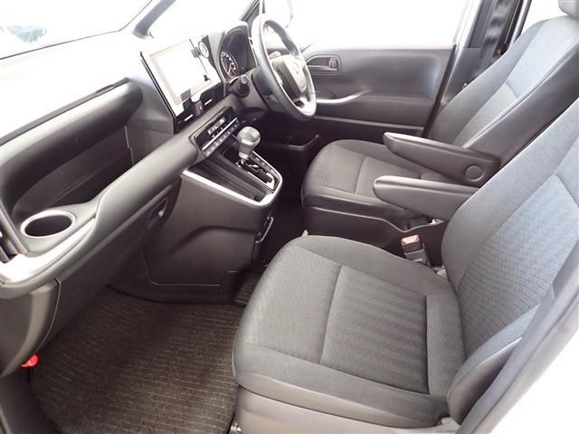 Toyota VOXY 2022-04 17504-27