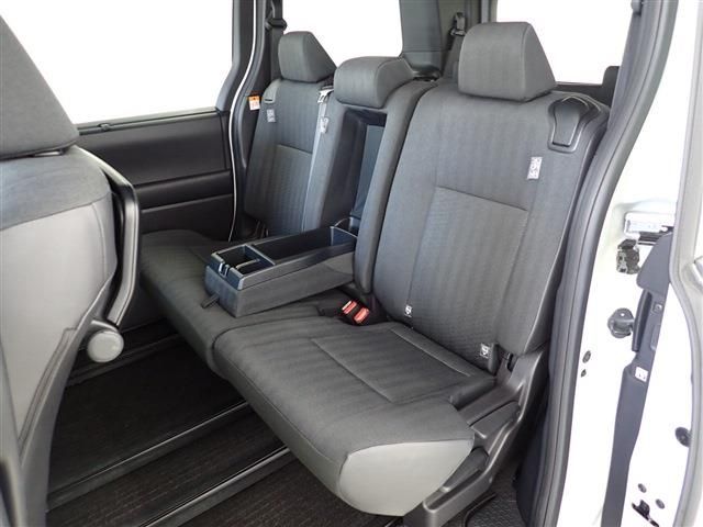 Toyota VOXY 2022-04 17504-29