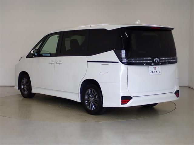 Toyota VOXY 2022-04 17504-6