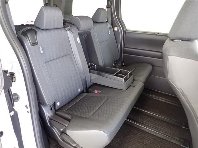 Toyota VOXY 2022-04 17504-28